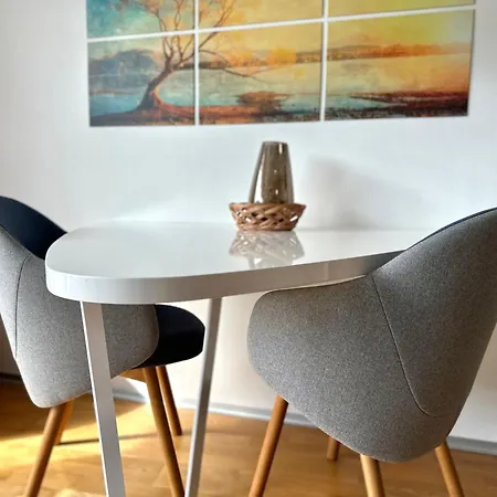 Utulny Apartman Campus *