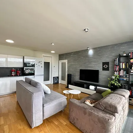 아파트 Utulny Apartman Campus